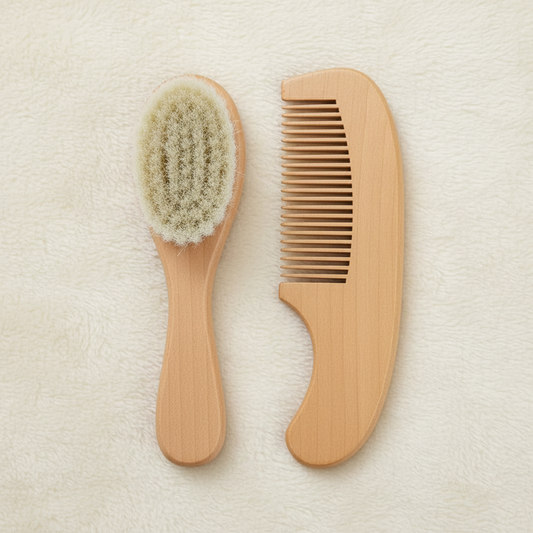 🌿 Brosse et peigne à cheveux pour bébé – Douceur naturelle